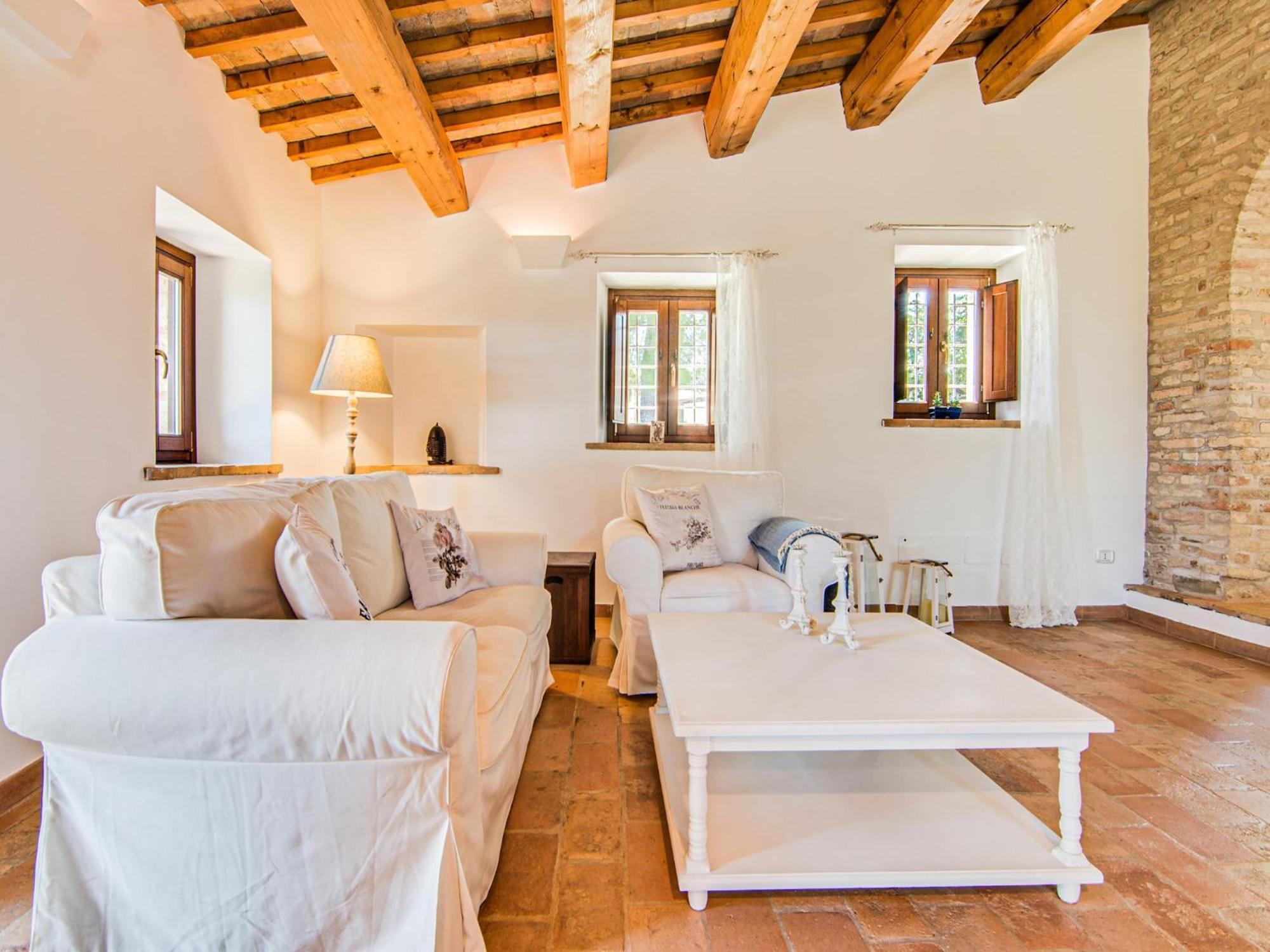Stunning Apartment In Mombaroccio Near Metauro River ภายนอก รูปภาพ