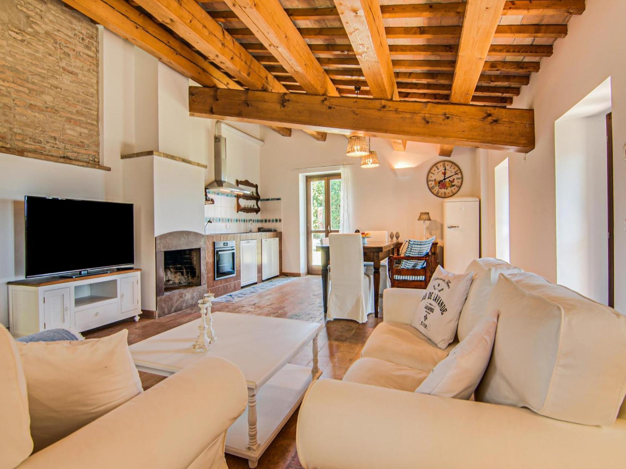 Stunning Apartment In Mombaroccio Near Metauro River ภายนอก รูปภาพ